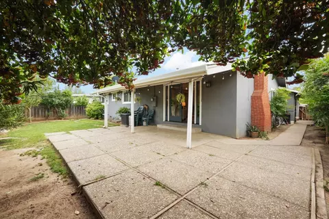 Exterior - 216 S 6th St, Patterson, CA 95363 photo 4 of 6