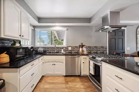 Kitchen - 216 S 6th St, Patterson, CA 95363 photo 2 of 4