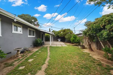 Exterior - 216 S 6th St, Patterson, CA 95363 photo 6 of 6