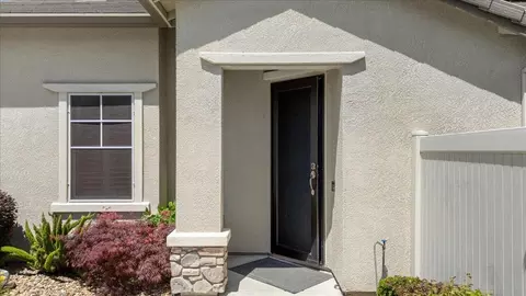 Entry Way - 1377 Arbor Brook Dr, Manteca, CA 95336 photo 1 of 4