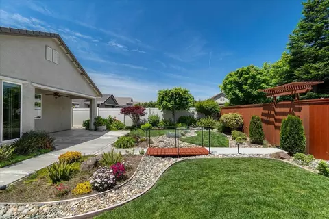 Exterior - 1377 Arbor Brook Dr, Manteca, CA 95336 photo 11 of 22