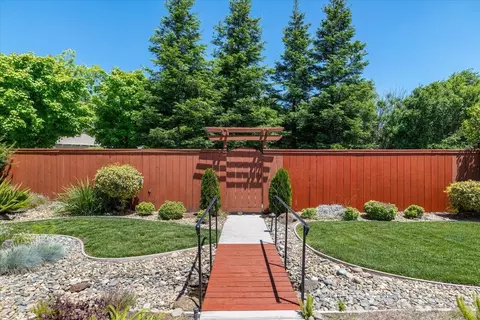 Exterior - 1377 Arbor Brook Dr, Manteca, CA 95336 photo 14 of 22