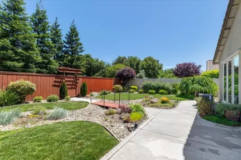 Exterior - 1377 Arbor Brook Dr, Manteca, CA 95336 photo 8 of 22