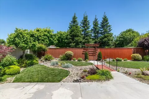 Exterior - 1377 Arbor Brook Dr, Manteca, CA 95336 photo 7 of 22