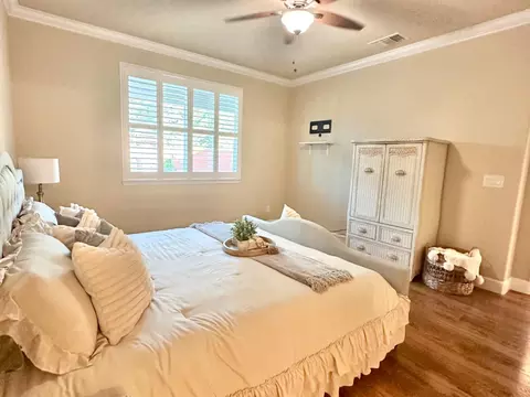 Bedroom - 1377 Arbor Brook Dr, Manteca, CA 95336 photo 3 of 4