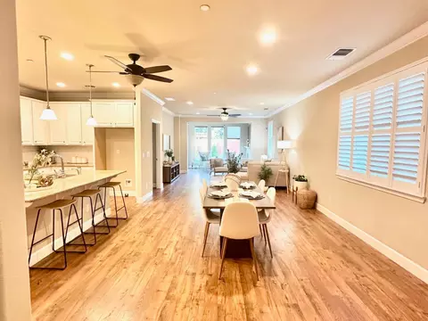 Entry Way - 1377 Arbor Brook Dr, Manteca, CA 95336 photo 2 of 4