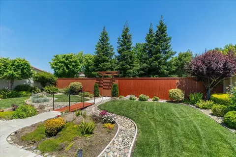 Exterior - 1377 Arbor Brook Dr, Manteca, CA 95336 photo 9 of 22