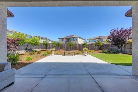 Exterior - 3532 Heron Ct, Folsom, CA 95630 photo 4 of 21