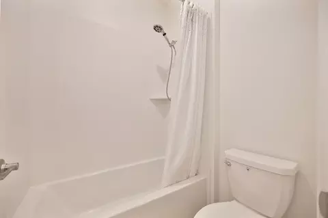 Bath - 3532 Heron Ct, Folsom, CA 95630 photo 3 of 7