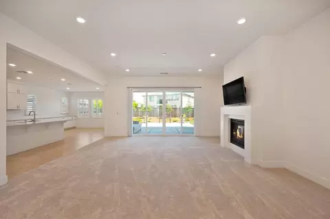 Living - 3532 Heron Ct, Folsom, CA 95630 photo 2 of 6