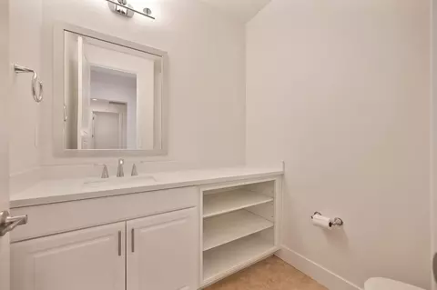 Bath - 3532 Heron Ct, Folsom, CA 95630 photo 1 of 7