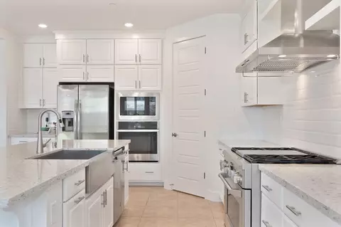 Kitchen - 3532 Heron Ct, Folsom, CA 95630 photo 5 of 10