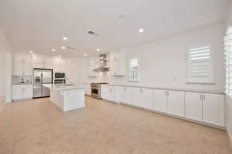 Kitchen - 3532 Heron Ct, Folsom, CA 95630 photo 9 of 10