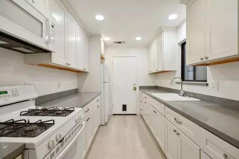1015 Pamplona Ave, Davis, CA 95616 photo 14