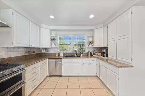 Kitchen - 4540 Kruk Trl, Placerville, CA 95667 photo 2 of 3
