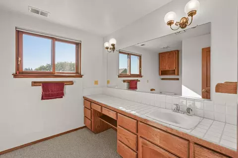 Bath - 500 Hilltop Ct, Applegate, CA 95703 photo 4 of 4