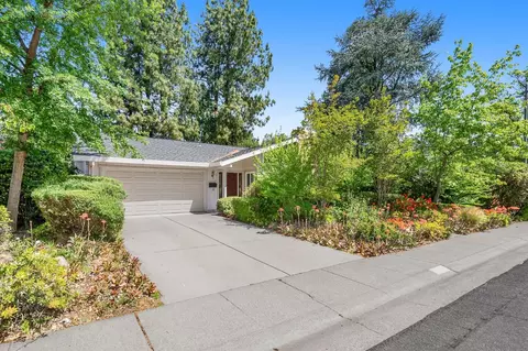 2519 Corona Dr, Davis, CA 95616 photo 2