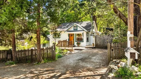 725 Nevada St Ext, Nevada City, CA 95959