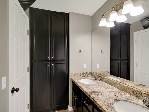 Bath - 661 Simeon Ct, Ripon, CA 95366 photo 8 of 8