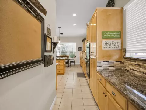 Entry Way - 661 Simeon Ct, Ripon, CA 95366 photo 3 of 7