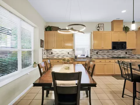 Dining - 661 Simeon Ct, Ripon, CA 95366 photo 1 of 2