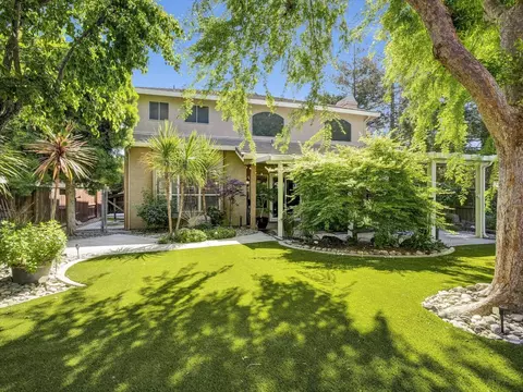 Exterior - 661 Simeon Ct, Ripon, CA 95366 photo 10 of 12