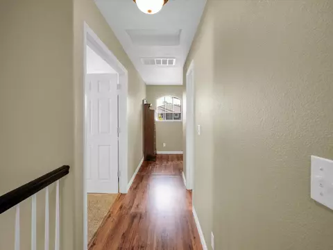 Entry Way - 661 Simeon Ct, Ripon, CA 95366 photo 6 of 7