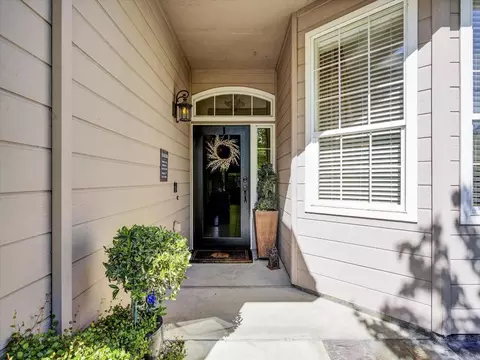 Entry Way - 661 Simeon Ct, Ripon, CA 95366 photo 1 of 7