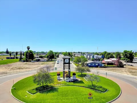 View/Area - 661 Simeon Ct, Ripon, CA 95366 photo 8 of 10