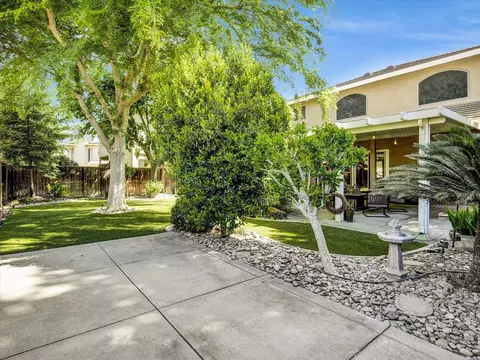 Exterior - 661 Simeon Ct, Ripon, CA 95366 photo 7 of 12