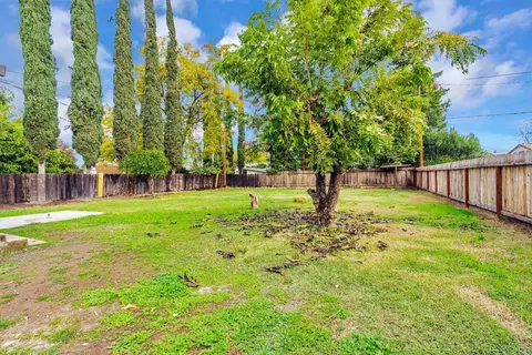 Exterior - 1670 Marthella Ave, Merced, CA 95341 photo 7 of 8
