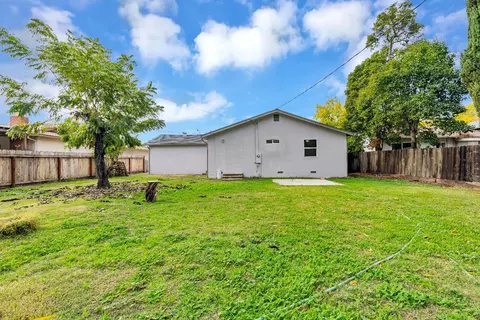 Exterior - 1670 Marthella Ave, Merced, CA 95341 photo 4 of 8
