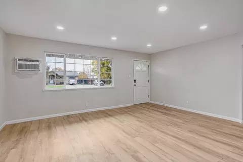 Living - 1670 Marthella Ave, Merced, CA 95341 photo 2 of 4