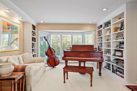 Living - 4935 Sudbury Way, Carmichael, CA 95608 photo 1 of 10
