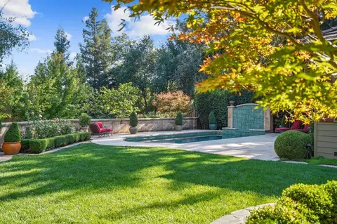 Exterior - 4935 Sudbury Way, Carmichael, CA 95608 photo 8 of 54