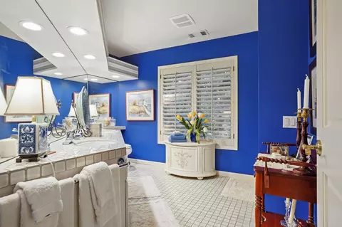 Bath - 4935 Sudbury Way, Carmichael, CA 95608 photo 2 of 3