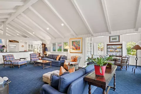 Living - 4935 Sudbury Way, Carmichael, CA 95608 photo 4 of 10