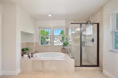 Bath - 5802 Thoroughbred Ct, Rocklin, CA 95677 photo 6 of 8