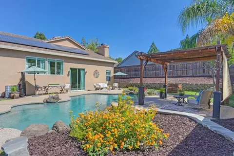 Exterior - 5802 Thoroughbred Ct, Rocklin, CA 95677 photo 13 of 18