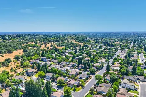 View/Area - 5802 Thoroughbred Ct, Rocklin, CA 95677 photo 9 of 12
