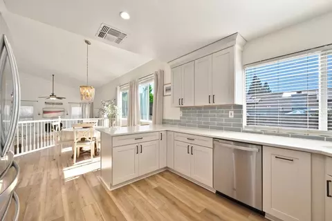 Kitchen - 5802 Thoroughbred Ct, Rocklin, CA 95677 photo 5 of 6