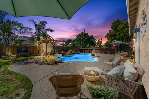 Exterior - 5802 Thoroughbred Ct, Rocklin, CA 95677 photo 6 of 18