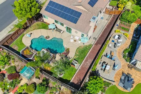 View/Area - 5802 Thoroughbred Ct, Rocklin, CA 95677 photo 3 of 12