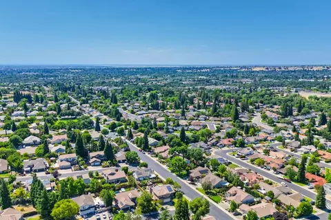 View/Area - 5802 Thoroughbred Ct, Rocklin, CA 95677 photo 11 of 12