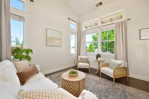 Living - 5802 Thoroughbred Ct, Rocklin, CA 95677 photo 2 of 4
