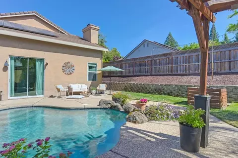 Exterior - 5802 Thoroughbred Ct, Rocklin, CA 95677 photo 14 of 18