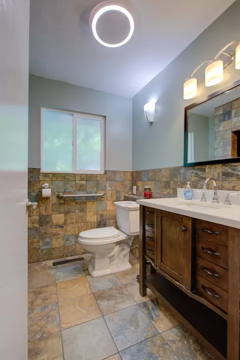 Bath - 730 N 3rd St, Patterson, CA 95363 photo 4 of 6