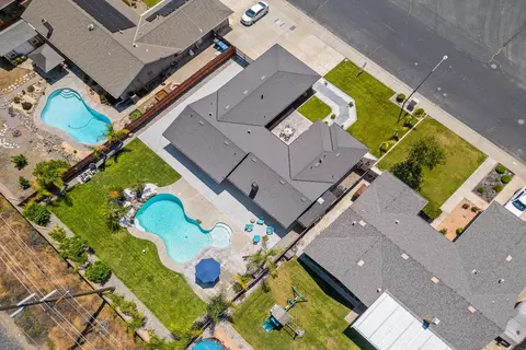 View/Area - 946 Foxfire Dr, Manteca, CA 95337 photo 3 of 4