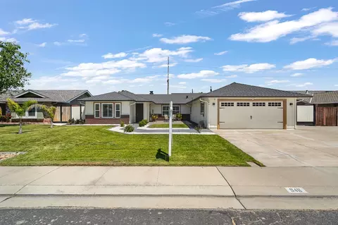 946 Foxfire Dr, Manteca, CA 95337 photo 1