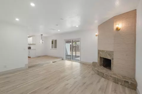 Living - 1829 Glouster Way, Modesto, CA 95350 photo 3 of 5